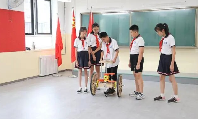 建造先行者多举措构建大科学教育新格局打造科学教育新标杆